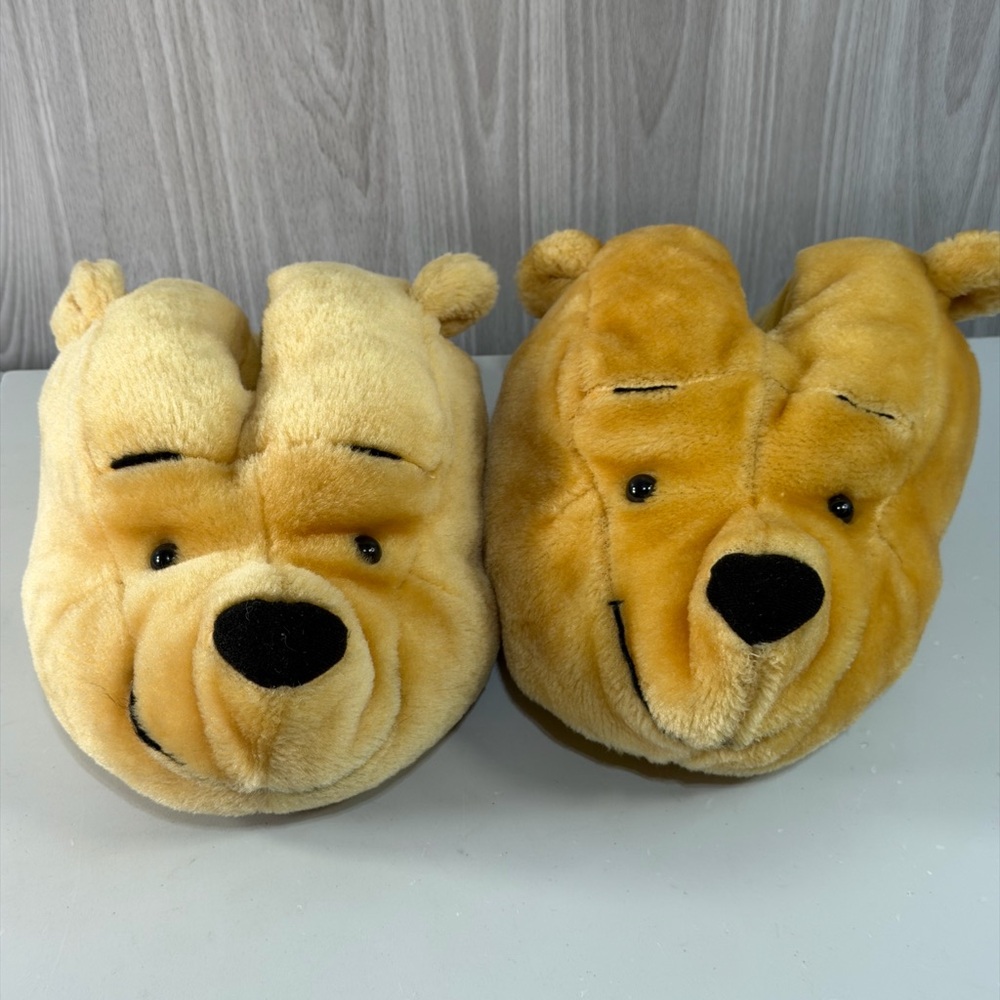 Disney Adult 3D‎ Winnie the Pooh Bear Plush Cozy Slippers Size Small 5-6 Shoes